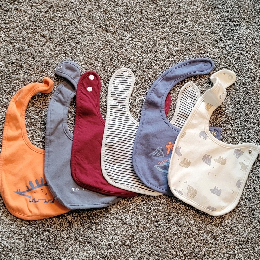 Bundle of 6 baby bibs